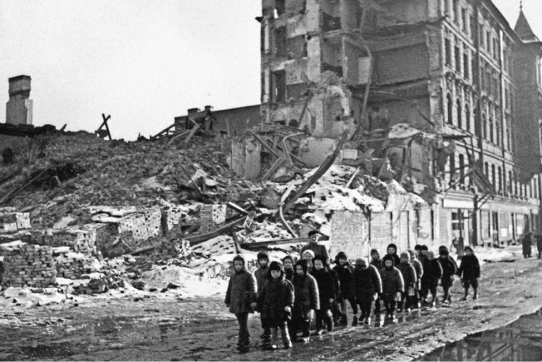 Иллюстрация к книге — Медаль «За оборону Ленинграда» [i_015.jpg]