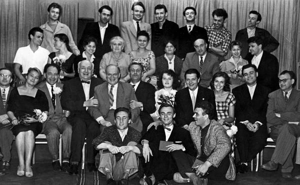 Иллюстрация к книге — «Всё не так, ребята…» Владимир Высоцкий в воспоминаниях друзей и коллег [i_012.jpg]