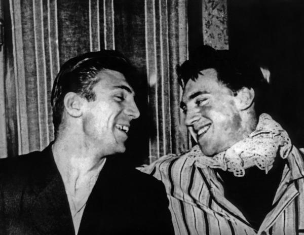 Иллюстрация к книге — «Всё не так, ребята…» Владимир Высоцкий в воспоминаниях друзей и коллег [i_013.jpg]