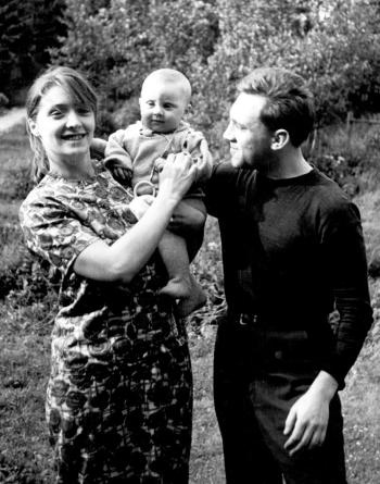 Иллюстрация к книге — «Всё не так, ребята…» Владимир Высоцкий в воспоминаниях друзей и коллег [i_015.jpg]