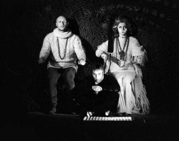 Иллюстрация к книге — «Всё не так, ребята…» Владимир Высоцкий в воспоминаниях друзей и коллег [i_032.jpg]