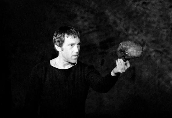 Иллюстрация к книге — «Всё не так, ребята…» Владимир Высоцкий в воспоминаниях друзей и коллег [i_033.jpg]