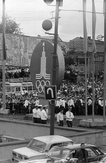 Иллюстрация к книге — «Всё не так, ребята…» Владимир Высоцкий в воспоминаниях друзей и коллег [i_052.jpg]