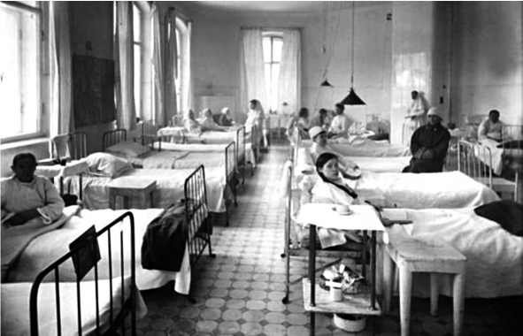 Иллюстрация к книге — Быть сестрой милосердия. Женский лик войны [i_012.jpg]