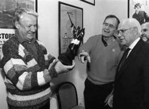 Иллюстрация к книге — Бандиты эпохи Ельцина, или Россия, кровью умытая [_03.jpg]