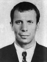 Иллюстрация к книге — Бандиты эпохи Ельцина, или Россия, кровью умытая [_19.jpg]