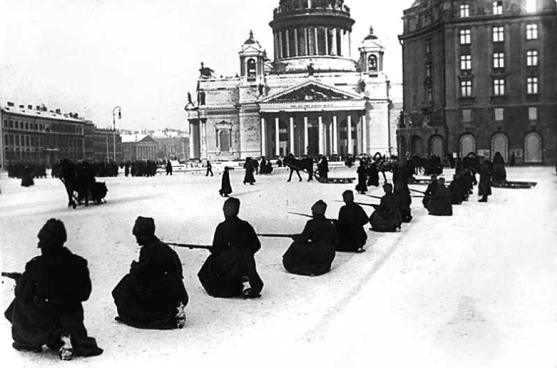 Иллюстрация к книге — Галина Уланова. Одинокая богиня балета [i_008.jpg]