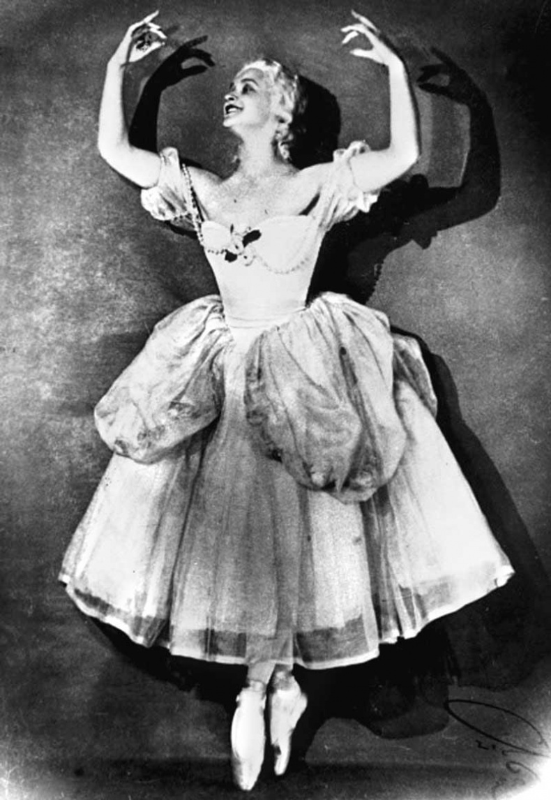 Иллюстрация к книге — Галина Уланова. Одинокая богиня балета [i_013.jpg]