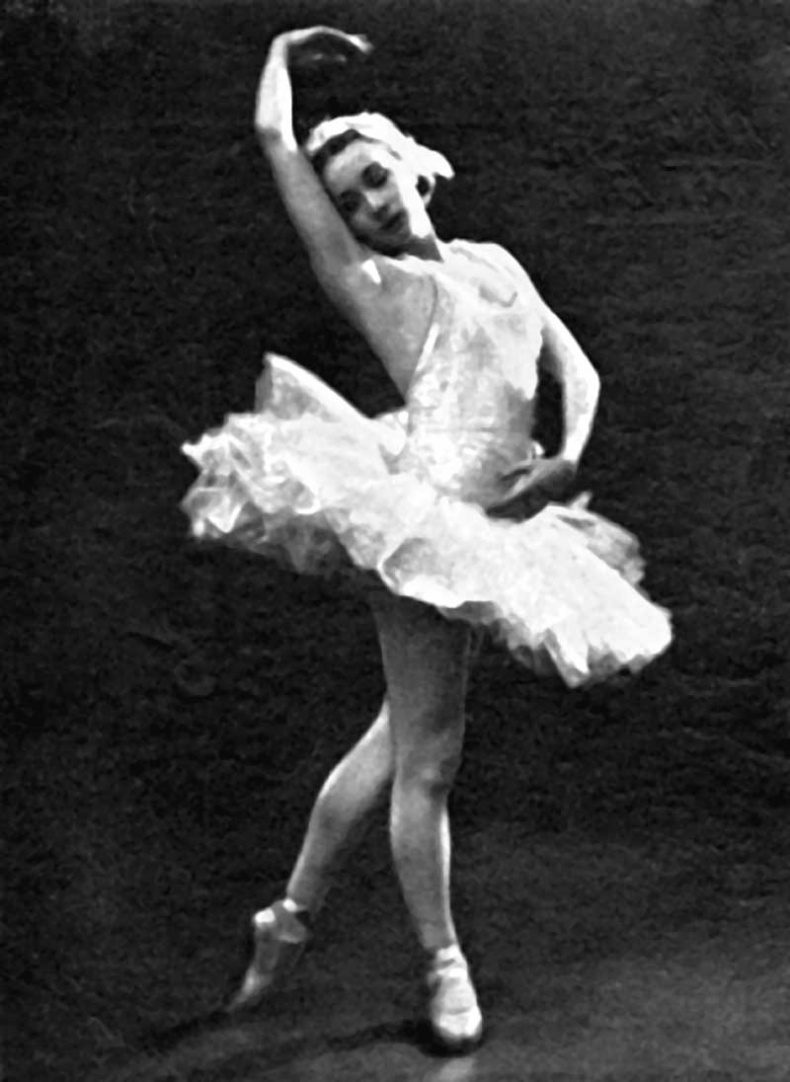 Иллюстрация к книге — Галина Уланова. Одинокая богиня балета [i_019.jpg]