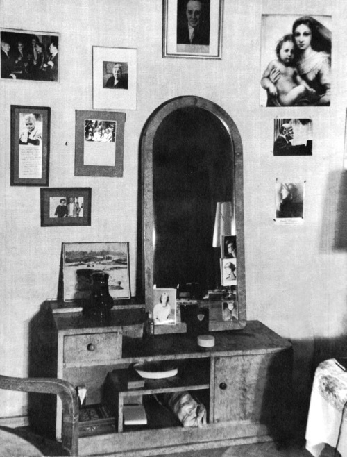 Иллюстрация к книге — Арлекин и скорбный Экклезиаст [i_063.jpg]