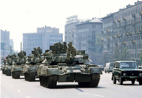 Иллюстрация к книге — Генеральный секретарь ЦК КПСС, первый президент СССР Михаил Сергеевич Горбачёв [i_022.jpg]