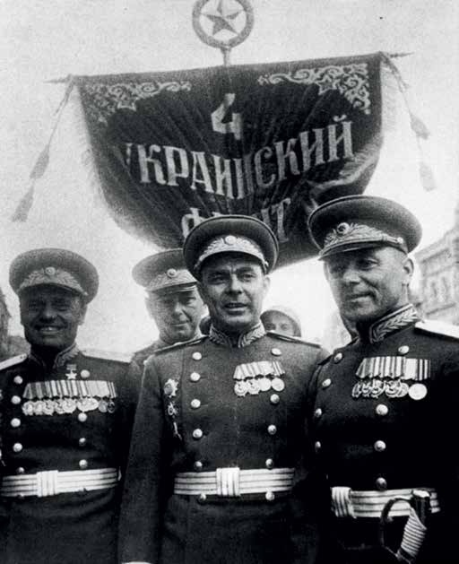 Иллюстрация к книге — Генеральный секретарь ЦК КПСС Леонид Ильич Брежнев [i_009.jpg]