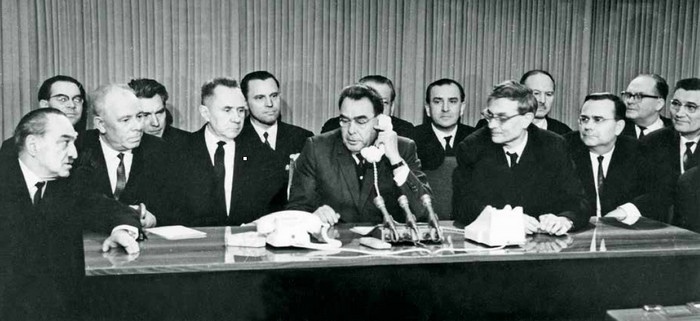 Иллюстрация к книге — Генеральный секретарь ЦК КПСС Леонид Ильич Брежнев [i_013.jpg]