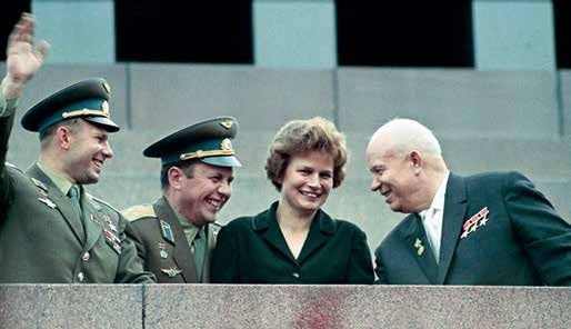 Иллюстрация к книге — Первый секретарь ЦК КПСС Никита Сергеевич Хрущёв [i_033.jpg]