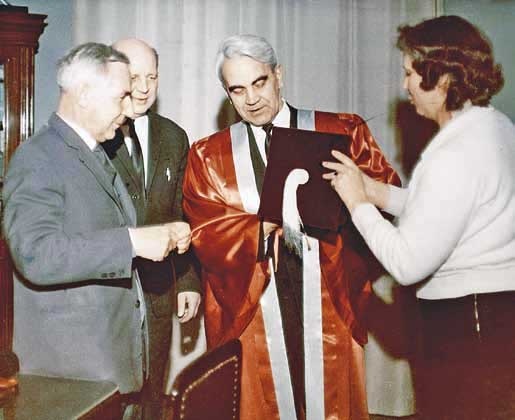 Иллюстрация к книге — Великие умы России. Том 2. Мстислав Келдыш [i_038.jpg]