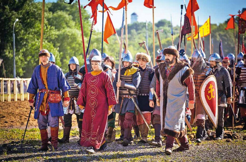 Иллюстрация к книге — Полководцы Древней Руси. Мстислав Тмутараканский, Владимир Мономах, Мстислав Удатный, Даниил Галицкий [_32.jpg]