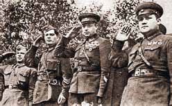 Иллюстрация к книге — Полководцы Великой Отечественной. Книга 2. Алексей Антонов, Константин Рокоссовский, Михаил Ефремов, Иван Баграмян, Иван Конев [_14.jpg]