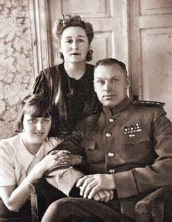 Иллюстрация к книге — Полководцы Великой Отечественной. Книга 2. Алексей Антонов, Константин Рокоссовский, Михаил Ефремов, Иван Баграмян, Иван Конев [_19.jpg]