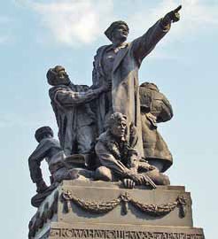 Иллюстрация к книге — Полководцы Великой Отечественной. Книга 2. Алексей Антонов, Константин Рокоссовский, Михаил Ефремов, Иван Баграмян, Иван Конев [_31.jpg]