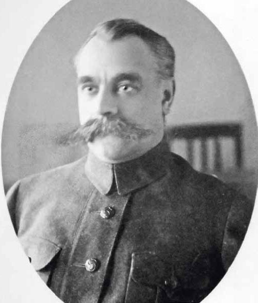 Иллюстрация к книге — Красные полководцы. Сергей Каменев, Семен Будённый, Михаил Фрунзе, Василий Чапаев, Василий Блюхер, Михаил Тухачевский [_2.jpg]