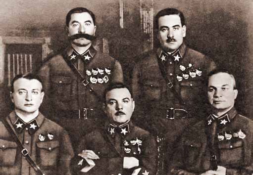 Иллюстрация к книге — Красные полководцы. Сергей Каменев, Семен Будённый, Михаил Фрунзе, Василий Чапаев, Василий Блюхер, Михаил Тухачевский [_41.jpg]