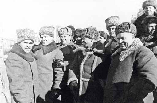 Иллюстрация к книге — Полководцы Великой Отечественной. Книга 3. Борис Шапошников, Василий Чуйков, Михаил Катуков, Николай Ватутин, Николай Кузнецов, Иван Черняховский [_10.jpg]