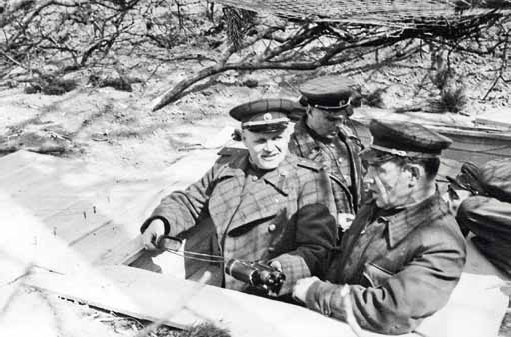 Иллюстрация к книге — Полководцы Великой Отечественной. Книга 3. Борис Шапошников, Василий Чуйков, Михаил Катуков, Николай Ватутин, Николай Кузнецов, Иван Черняховский [_11.jpg]