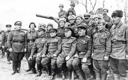 Иллюстрация к книге — Полководцы Великой Отечественной. Книга 3. Борис Шапошников, Василий Чуйков, Михаил Катуков, Николай Ватутин, Николай Кузнецов, Иван Черняховский [_22.jpg]