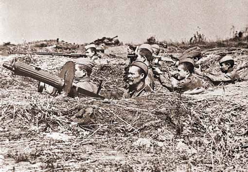 Иллюстрация к книге — Полководцы Великой Отечественной. Книга 3. Борис Шапошников, Василий Чуйков, Михаил Катуков, Николай Ватутин, Николай Кузнецов, Иван Черняховский [_23.jpg]