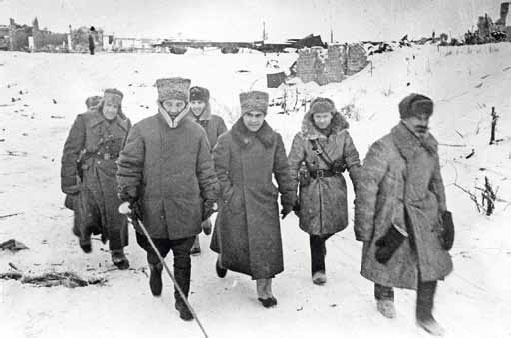 Иллюстрация к книге — Полководцы Великой Отечественной. Книга 3. Борис Шапошников, Василий Чуйков, Михаил Катуков, Николай Ватутин, Николай Кузнецов, Иван Черняховский [_7.jpg]