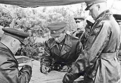 Иллюстрация к книге — Полководцы Великой Отечественной. Книга 4. Георгий Жуков [_10.jpg]