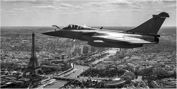 Иллюстрация к книге — Подлинная история авиаполка «Нормандия – Неман» [i_063.jpg]