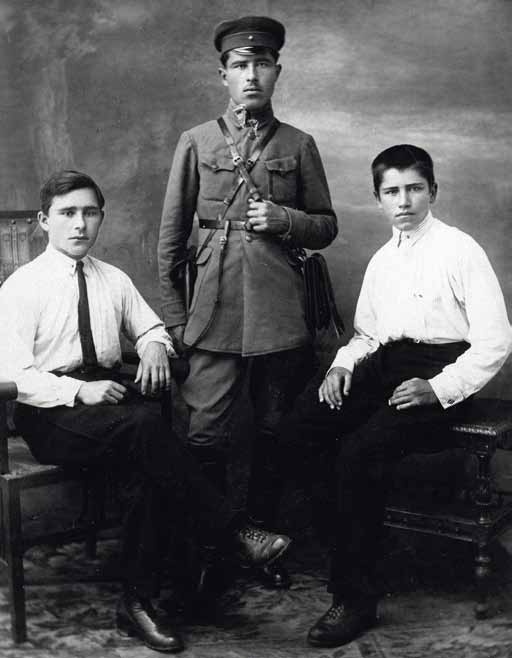 Иллюстрация к книге — Великие умы России. Том 13. Михаил Янгель [i_003.jpg]