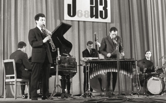 Иллюстрация к книге — Этот мой джаз [i_141.jpg]