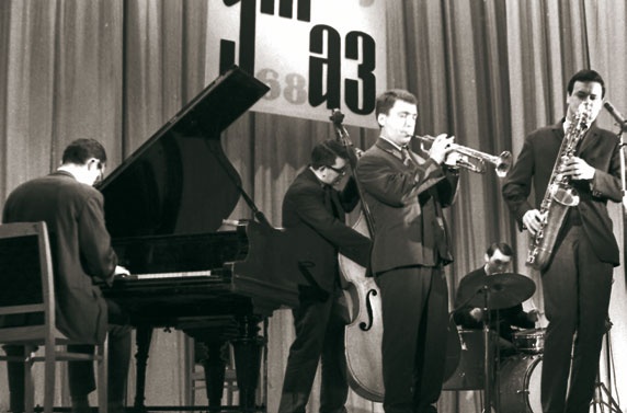 Иллюстрация к книге — Этот мой джаз [i_150.jpg]