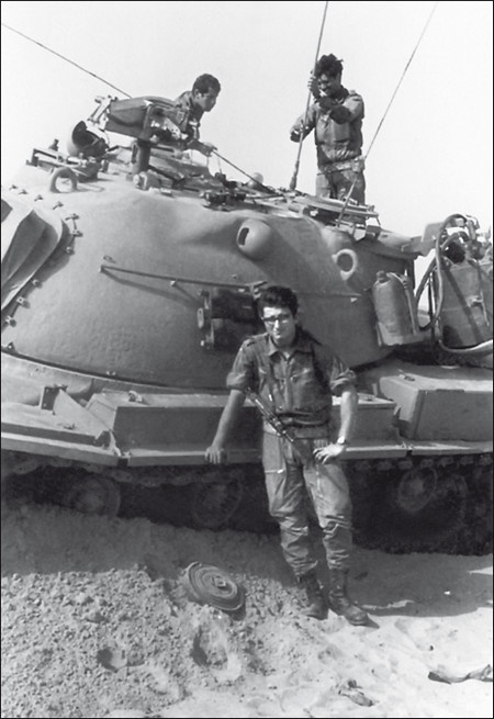 Иллюстрация к книге — Безнадежные войны. Директор самой секретной спецслужбы Израиля рассказывает [i_004.jpg]