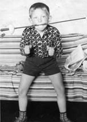 Иллюстрация к книге — Путь русского гангстера. Легенды лихих 90-х [_014.jpg]