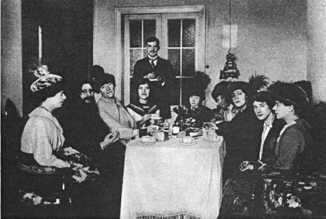 Иллюстрация к книге — 1917. Российская империя. Падение [i_032.jpg]