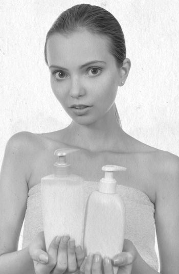 Иллюстрация к книге — Девочка. Девушка. Женщина [i_144.jpg]