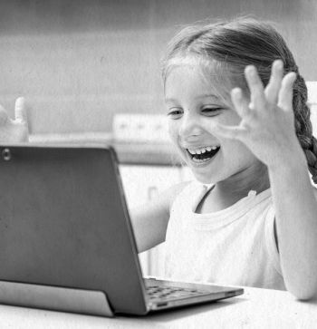 Иллюстрация к книге — Девочка. Девушка. Женщина [i_159.jpg]