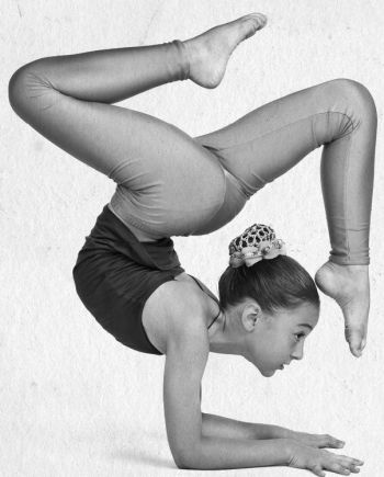 Иллюстрация к книге — Девочка. Девушка. Женщина [i_162.jpg]