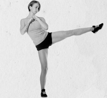 Иллюстрация к книге — Девочка. Девушка. Женщина [i_170.jpg]