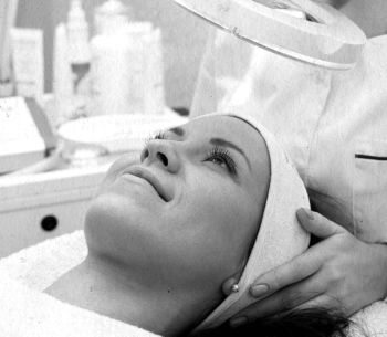 Иллюстрация к книге — Девочка. Девушка. Женщина [i_190.jpg]