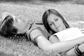 Иллюстрация к книге — Девочка. Девушка. Женщина [i_210.jpg]