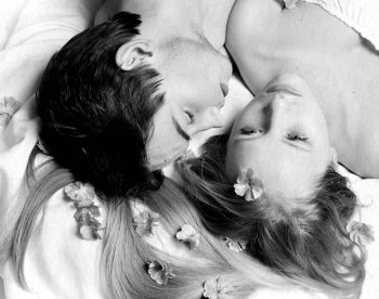 Иллюстрация к книге — Девочка. Девушка. Женщина [i_211.jpg]