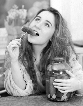 Иллюстрация к книге — Девочка. Девушка. Женщина [i_299.jpg]