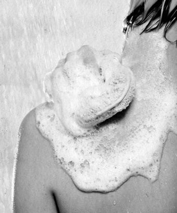 Иллюстрация к книге — Девочка. Девушка. Женщина [i_378.jpg]