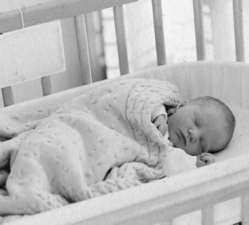 Иллюстрация к книге — Девочка. Девушка. Женщина [i_387.jpg]