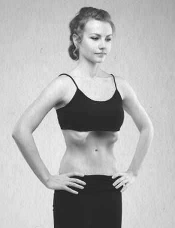 Иллюстрация к книге — Девочка. Девушка. Женщина [i_433.jpg]