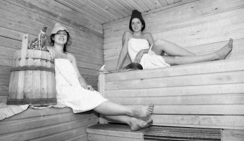 Иллюстрация к книге — Девочка. Девушка. Женщина [i_494.jpg]